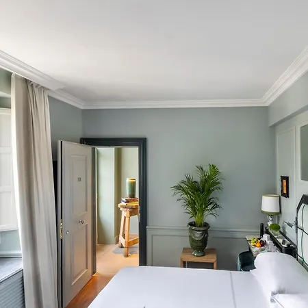 J.k. Place Hotel 5*