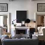 The Place Ξενοδοχείο 5*