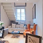 The Place Ξενοδοχείο 5*