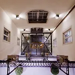 Ξενοδοχείο The Place 5*