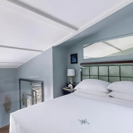 J.k. Place Hotel 5*